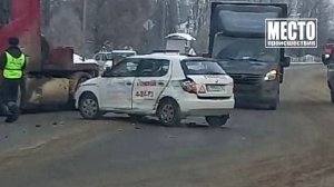Фура протаранила учебный автомобиль в Котельниче