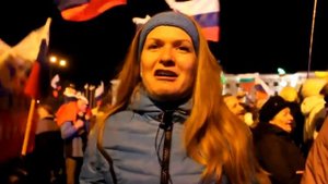 Крым Референдум Жители Симферополя празднуют