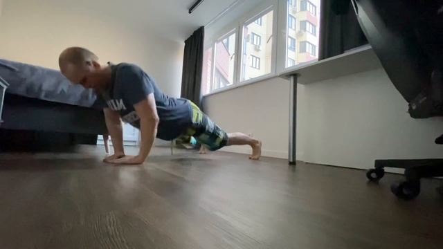 Lockdown 02.11.21 Отжимания узким хватом 0*15@2 смотреть онлайн