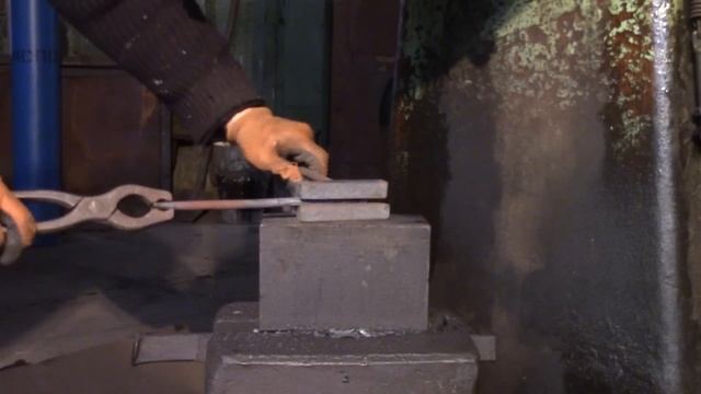 Ковка виноградной лозы на молоте. смотреть онлайн