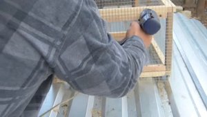 HOW TO MAKE CAGE FOR DUCKLINGS FOR GOSLINGS..КАК СДЕЛАТЬ КЛЕТКУ ДЛЯ ЦЫПЛЯТ УТЯТ ГУСЯТ...