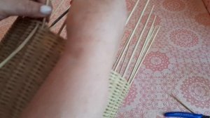 Красиво закрыть ряд в плетении.