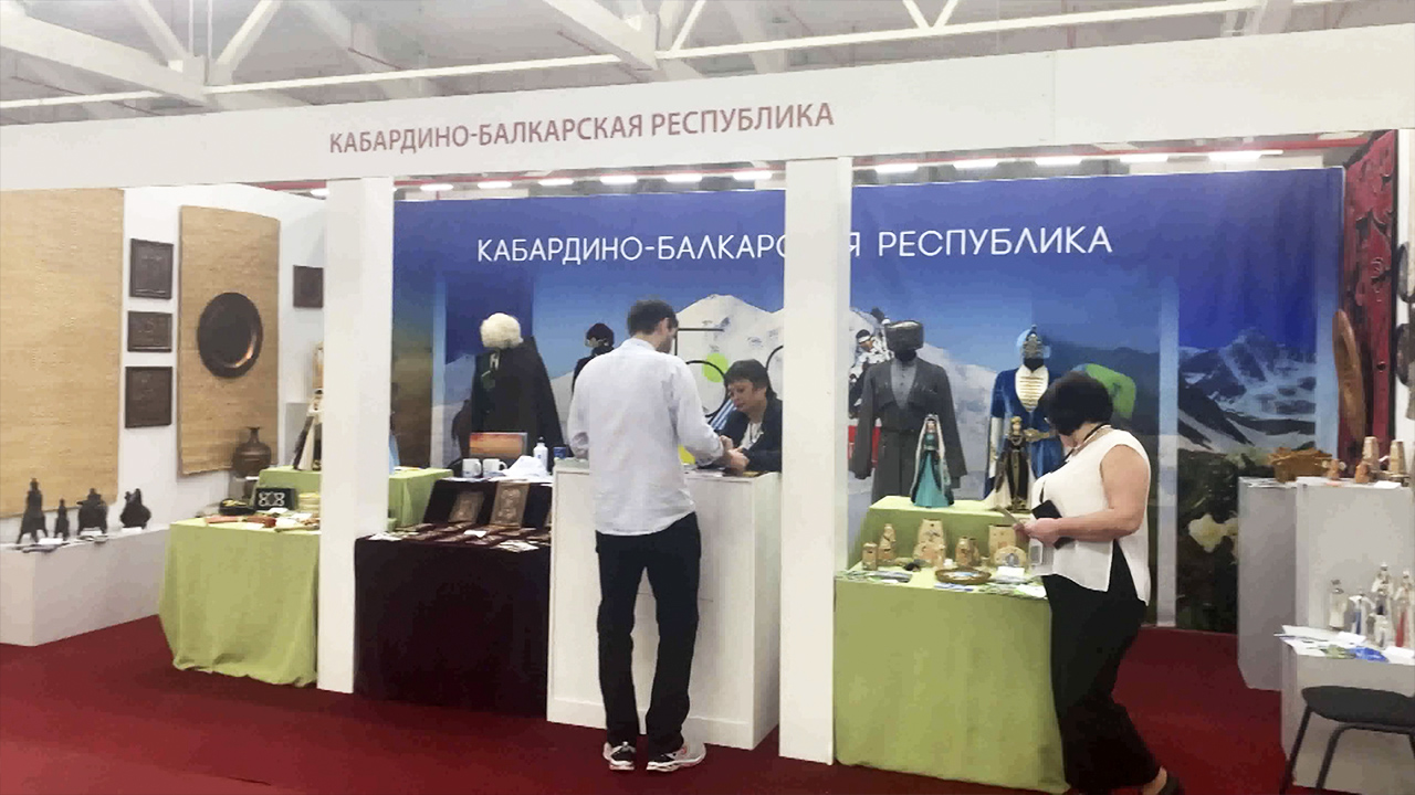 В Пятигорске проходит выставка-ярмарка народных промыслов и сувениров «Сокровища Кавказа»