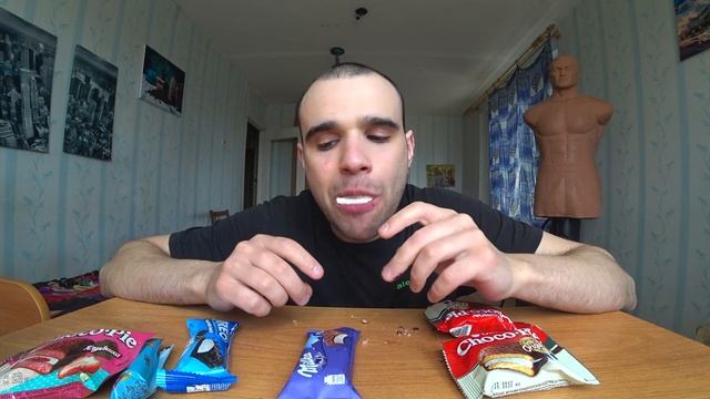 МУКБАНГ АСМР ПИРОЖНЫЕ / БИСКВИТ / Kinder / Milka/ Orion ChocoPie / Oreo / КОФЕ / EATING ASMR Mukban