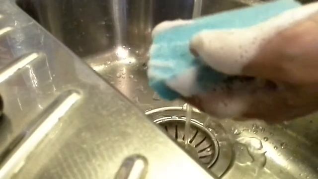 Моем посуду мылом собственного изготовления смотреть онлайн