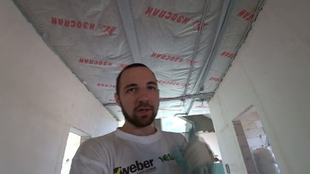 Установка подоконника из искусственного камня