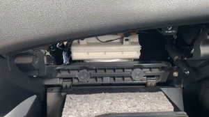 Замена салонного фильтра на митсубиши ASX