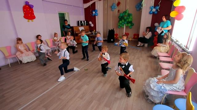 танец с балалайками в детском саду смотреть онлайн