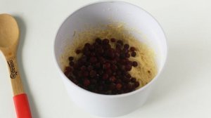 Бретонский пирог с клюквой и яблоками