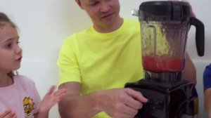 Смузи Челлендж съедобное не съедобное от Макс и Кати