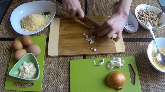 Бутерброды с рыбными консервами и сыром из микроволновки