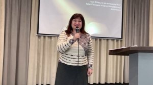 "Душа тоскует в мире одиноко" исполняет Ирина Давидович