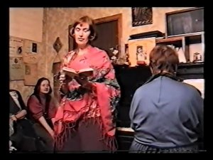 "Сарафанчик" (запись 1996 г.). Поет Людмила Титова, аккомпанирует Лидия Васильева.