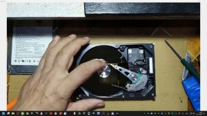 Жесткий диск Seagate_ Barracuda _80 Gbytes_ разбираем, что внутри, вытаскиваем...