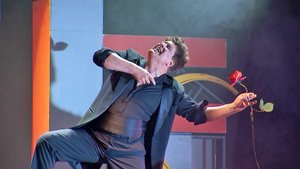 Театр на Ордынке показал мюзикл о Маяковском / Город новостей на ТВЦ