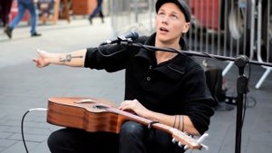 How Legendary Street Musician Morf Gets His Sound