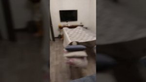 огроменный домик из стульев,пледов и подушек