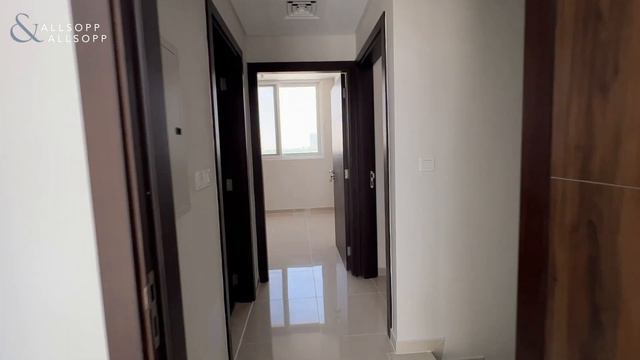 Modern 4-BR townhouse close to community area in DAMAC Hills 2! смотреть онлайн