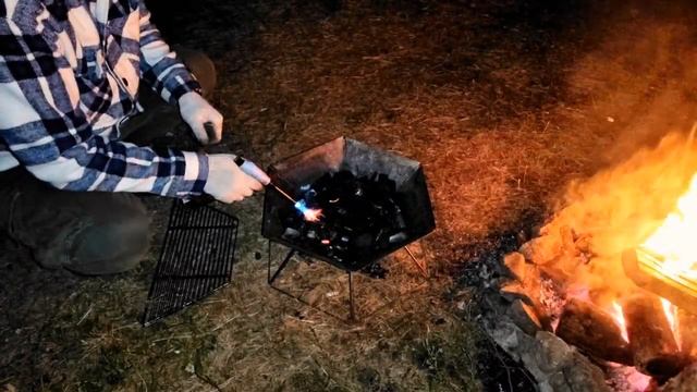КЕМПИНГ на берегу реки Реж с комфортом - Урал 2023 Ночь в палатке 3°C [обустройство лагеря, барбекю