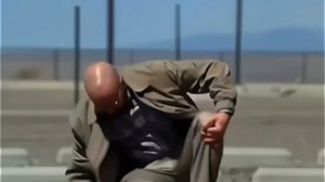 Уолтер Уайт сжигает машину (Во все тяжкие)