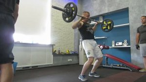 Поднятия штанги 60 кг на 8 раз и жим стоя