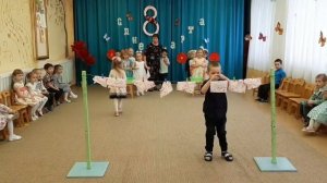 Средняя группа "Карамельки": Утренник 8 марта - "Цветик-семицветик"