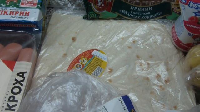 ЖИВЁМ СЕМЬЁЙ (4 ЧЕЛОВЕКА) на 6000 рублей. ДЕНЬ 4. Рассольник постный и сочное куриное филе! ЗАКУПКА смотреть онлайн