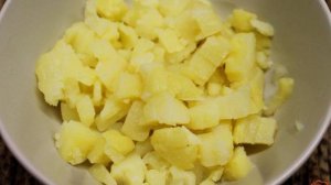 Салат из печеной форели с картофелем и яйцом