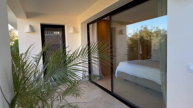 MORAIRA VILLA, GREAT SEA VIEWS смотреть онлайн