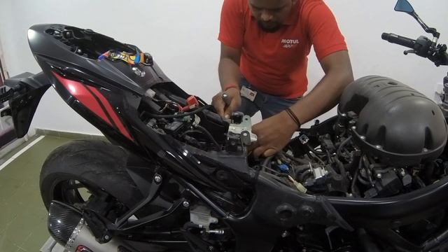 Power Commander V Installation And Second Service of Suzuki GSX-S750 (INDIA) смотреть онлайн