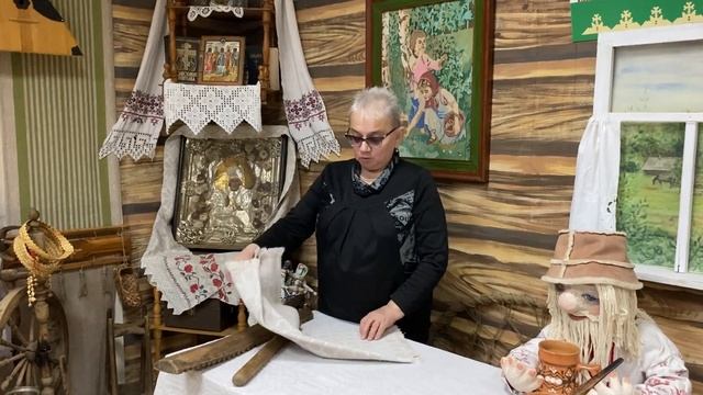 Литературно-этнографическая экспозиция «Бабуліна спадчына». Обзор экспонатов: экспонат «рубель». смотреть онлайн