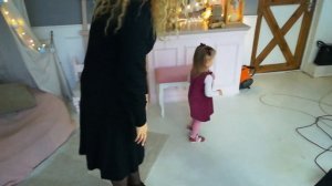 Посмотрите, насколько просто сделать новогоднюю семейную фотосессию в студии.