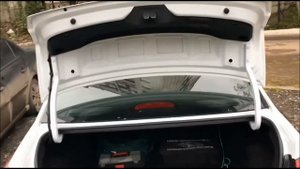 Открывание багажника Kia Rio 4 (2017) - Пружина в багажник