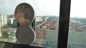 КАК ПОМЫТЬ ОКНА И ВЫЖИТЬ!? Робот-мойщик для окон!
