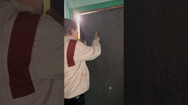 У Великого теперь новенькие цифры на двери