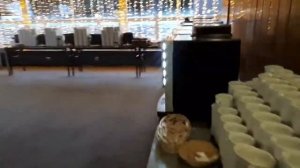 Шведский стол в отеле "Ялта интурист".  А как же дробное питание? Держусь и наслаждаюсь красотой.