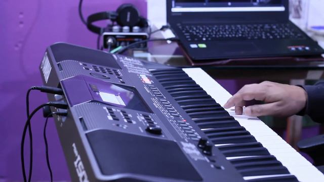 Jiye toh Jiye Kaise Bin Aapke | Soft Bollywood song instrumental cover played on Yamaha PSRi500 смотреть онлайн