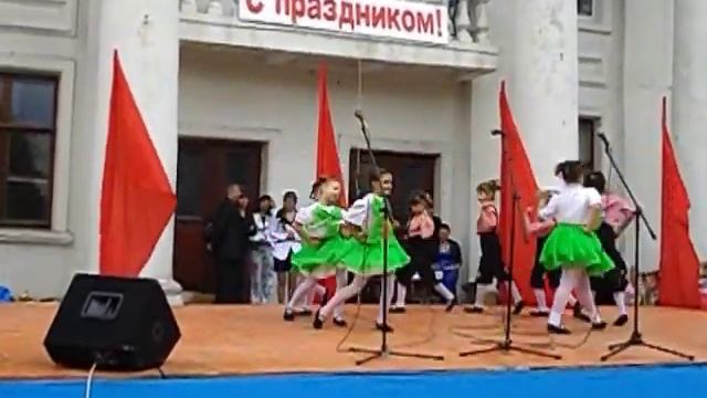 танец "Гуми-Гуми" смотреть онлайн