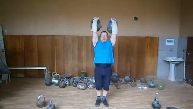 Жим гирь равных с.в. (54+54 кг) на 4 из строгой стойки смотреть онлайн