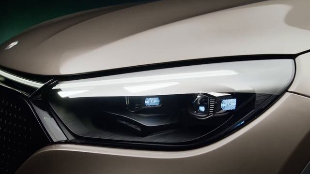 The new Mercedes Benz EQE SUV Design in Velvet brown in Studio смотреть онлайн