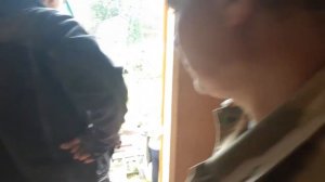 СДЕЛАЛИ ПОЛКИ В САРАЕ ИЗ СТАРОГО МАТЕРИАЛА.