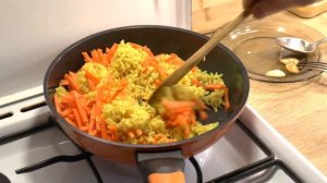 Жареный рис с морковью и куркумой. Быстро и вкусно!