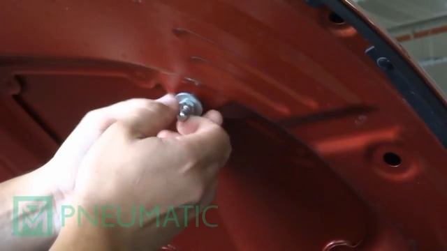 Установка амортизаторов (упоров) капота для Honda CR-V 2017- (арт. KU-HO-CRV0-05) от upory.ru смотреть онлайн