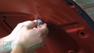 Установка амортизаторов (упоров) капота для Honda CR-V 2017- (арт. KU-HO-CRV0-05) от upory.ru