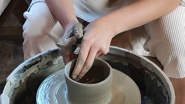 Тарелка на гончарном круге, мастер-класс в ремесленной мастерской. Севастополь