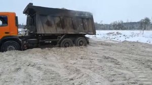 Буксуют все.