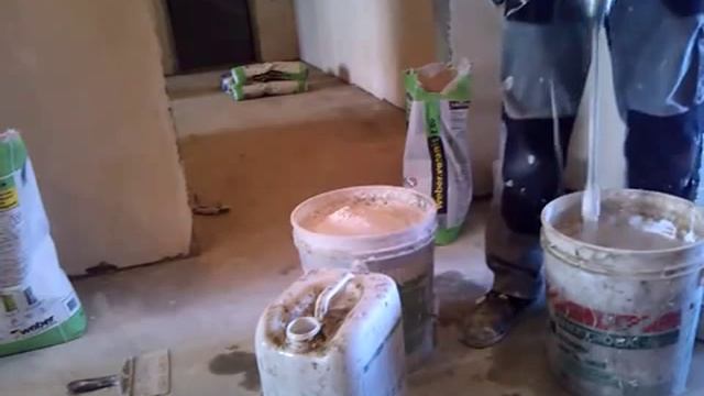 приготовление ( замес ) шпаклевки weber.vetonit LR + смотреть онлайн