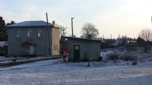 Шлагбаум и дизель-поезд / Crossing barrier and a DMU