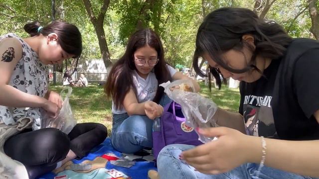 v20210722log // пикник в парке с друзьями 🥨