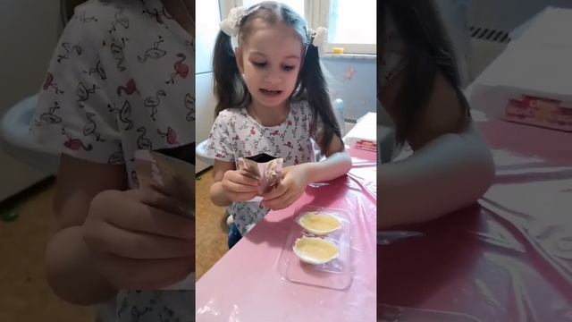 Делаем шоколадные яйца с набором "Кондитерский конструктор", "Очумелые ручки".